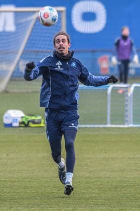 Yussuf Poulsen HSV on the ball recovery training after injury Germany , Hamburg , Volksparkstadion , Football , 1 Bundesliga , Training of Hamburger SV
