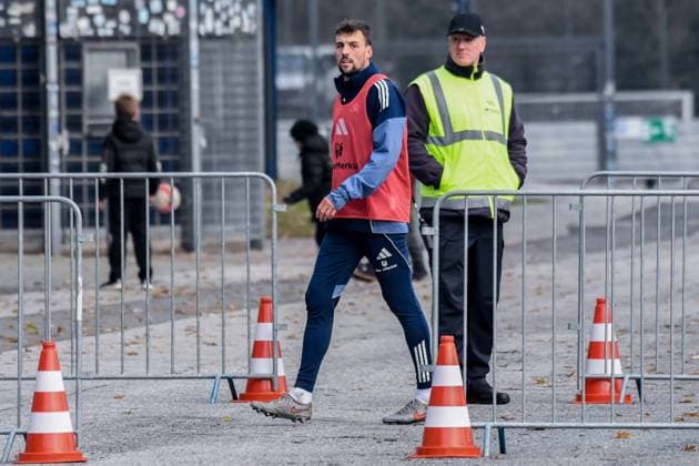 Jonas Meffert HSV left the pitch early Germany , Hamburg , Volksparkstadion , Football , 1 Bundesliga , Training of Hamburger SV