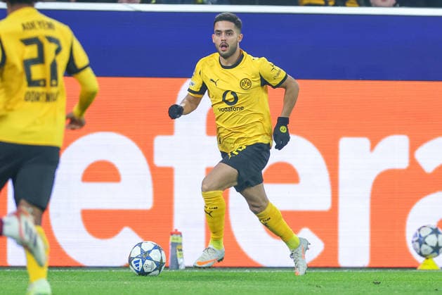 25 11 2025, Football, UEFA Champions League, Borussia Dortmund FC Villarreal, BVB Stadion, Matchday 5, Season 2025 2026 Yan Couto BVB 02 Regulations prohibit any use of photographs as image sequences and or quasi video Nordrhein Westfalen Germany