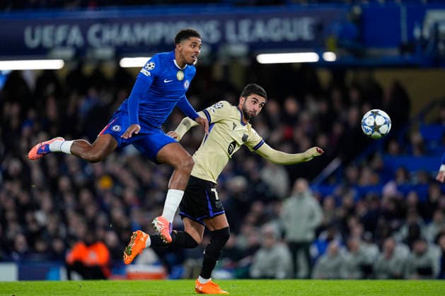November 25, 2025, London, London, England: Wesley Fofana of Chelsea FC and Ferran Torres of FC Barcelona, Barca in action during the UEFA Champions League 2025 26 League Phase MD5 match between Chelsea FC and FC Barcelona at Stamford Bridge on November 25, 2025, in London, England. London England - ZUMAa181 20251125_zaa_a181_119 Copyright: xDennisxAgyemanx