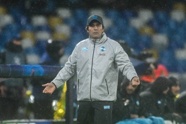 Antonio Conte Coach gestures coach of SSC Napoli during the Uefa Champions League match between SSC Napoli vs Qarabag at Diego Armndo Maradona Stadium  Copyright: xAgostinoxGemito IPAxSportx xipa-agency.netx xx IPA_68377459 IPA_Agency_IPA68377459