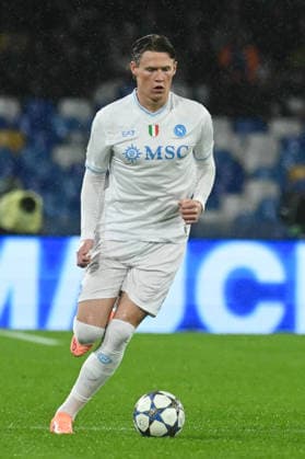 Scott McTominay of SSC Napoli in action during the Uefa Champions League match between SSC Napoli vs Qarabag at Diego Armndo Maradona Stadium  Copyright: xAgostinoxGemito IPAxSportx xipa-agency.netx xx IPA_68377473 IPA_Agency_IPA68377473