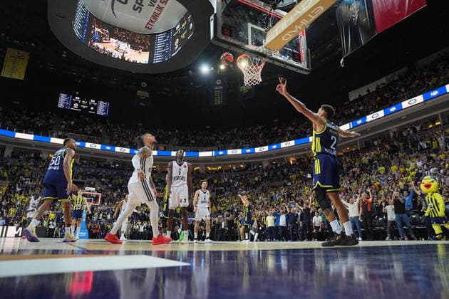 Fenerbahce Beko v Virtus Bologna - EuroLeague ISTANBUL, TURKIYE - NOVEMBER 25: Wade Baldwin IV (2) of Fenerbahce Beko in action during the EuroLeague week 13 match between Fenerbahce Beko and Virtus Bologna at Ulker Sports and Event Hall in Istanbul, Turkiye on November 25, 2025. Adem Kutucu Anadolu Istanbul Turkey. Editorial use only. Please get in touch for any other usage.  Copyright: x2025xAnadoluxAdemxKutucux
