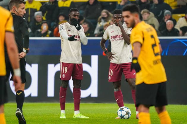 2025-11-25 Borussia Dortmund v Villarreal CF - UEFA Champions League 2025 26 League Phase MD5 DORTMUND, GERMANY - NOVEMBER 25: Nicolas Pepe of Villarreal CF and Thomas Partey of Villarreal CF prepares for a free kick during the UEFA Champions League 2025 26 League Phase MD5 match between Borussia Dortmund and Villarreal CF at BVB Stadion Dortmund on November 25, 2025 in Dortmund, Germany. (Photo by Gabriel Calvino Alonso BSR Agency) Dortmund Germany Content not available for redistribution in The Netherlands directly or indirectly through any third parties. Copyright: xBSRxAgencyx