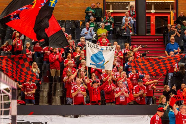 L R , TSV Hannover Burgdorf orange against Fredericia Handboldklub white 5 Matchday of Group Matches EHF European League 2025 2026 25 11 2025, Swiss Life Hall Hannover, GER , Copyright: xJanxGuentherx xTSVxHannover-Burgdorfx