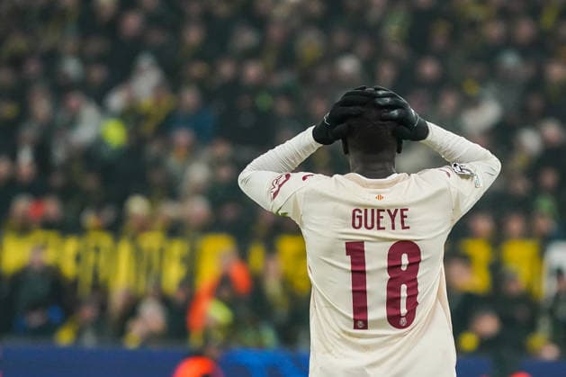 2025-11-25 Borussia Dortmund v Villarreal CF - UEFA Champions League 2025 26 League Phase MD5 DORTMUND, GERMANY - NOVEMBER 25: Pape Gueye of Villarreal CF looks dejected during the UEFA Champions League 2025 26 League Phase MD5 match between Borussia Dortmund and Villarreal CF at BVB Stadion Dortmund on November 25, 2025 in Dortmund, Germany. (Photo by Gabriel Calvino Alonso BSR Agency) Dortmund Germany Content not available for redistribution in The Netherlands directly or indirectly through any third parties. Copyright: xBSRxAgencyx