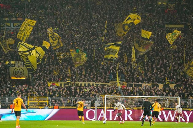 2025-11-25 Borussia Dortmund v Villarreal CF - UEFA Champions League 2025 26 League Phase MD5 DORTMUND, GERMANY - NOVEMBER 25: Fans and supporters of Borussia Dortmund cheer for their team during the UEFA Champions League 2025 26 League Phase MD5 match between Borussia Dortmund and Villarreal CF at BVB Stadion Dortmund on November 25, 2025 in Dortmund, Germany. (Photo by Gabriel Calvino Alonso BSR Agency) Dortmund Germany Content not available for redistribution in The Netherlands directly or indirectly through any third parties. Copyright: xBSRxAgencyx