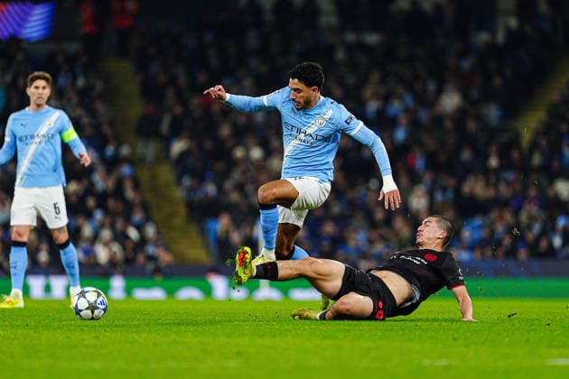 Omar Marmoush Manchester City, 07 , Ibrahim Maza Bayer 04 Leverkusen, 30 ENG, Manchester City vs Bayer 04 Leverkusen, Football, UEFA Champions League, Matchday 5, 2025 2026 season, 25 11 2025 ENG, Manchester City vs Bayer 04 Leverkusen, Football, UEFA Champions League, Matchday 5, 2025 2026 season, 25 11 2025 Manchester Copyright: xEibner-Pressefoto MarcelxvonxFehrnx EP_MFN