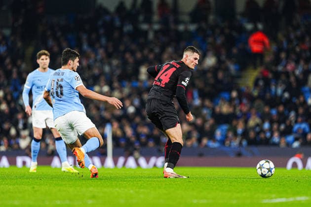 Abdukodir Khusanov Manchester City, 45 , Patrik Schick Bayer 04 Leverkusen, 14 ENG, Manchester City vs Bayer 04 Leverkusen, Football, UEFA Champions League, Matchday 5, Season 2025 2026, 25 11 2025 ENG, Manchester City vs Bayer 04 Leverkusen, Football, UEFA Champions League, Matchday 5, Season 2025 2026, 25 11 2025 Manchester Copyright: xEibner-Pressefoto MarcelxvonxFehrnx EP_MFN