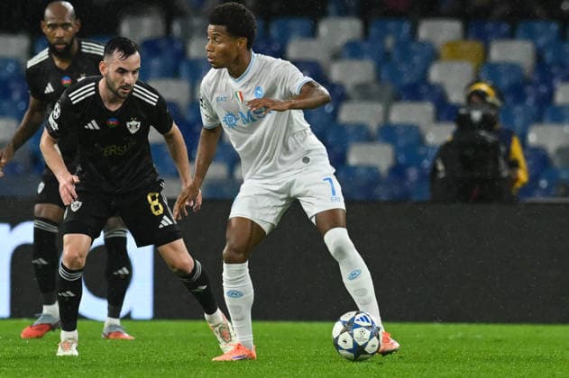 David Neres of SSC Napoli in action during the Uefa Champions League match between SSC Napoli vs Qarabag at Diego Armndo Maradona Stadium  Copyright: xAgostinoxGemito IPAxSportx xipa-agency.netx xx IPA_68378311 IPA_Agency_IPA68378311
