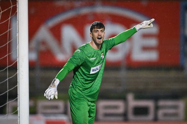 Football Regionalliga 2025 2026 25 11 2025 TSG Balingen SG Sonnenhof Grossaspach Goalkeeper Elvin Kovac TSG Balingen