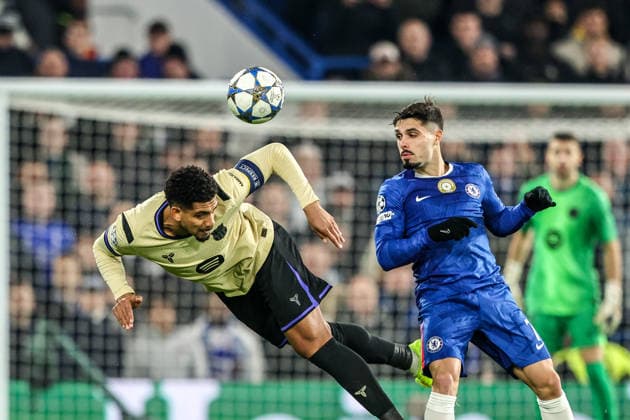 UEFA Champions League Matchday 5 of 8 Chelsea v Barcelona Ronald Araujo of Barcelona in action during the UEFA Champions League Matchday 5 of 8 Chelsea v Barcelona at Stamford Bridge, London, United Kingdom, 25th November 2025 (Photo by Alfie Cosgrove News Images) London Stamford Bridge Greater London United Kingdom Copyright: xAlfiexCosgrove NewsxImagesx