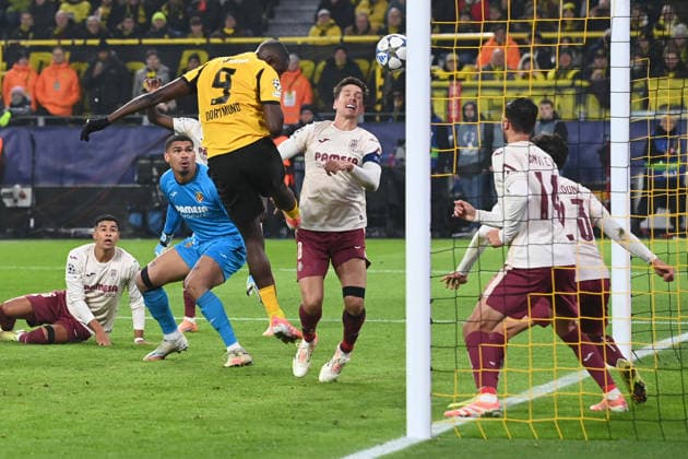 Serhou GUIRASSY DO scores with a header to make it 1 0, Football UEFA Champions League group stage 5 matchday, matchday5, Borussia Dortmund DO FC Villarreal on 25 11 2025 in Dortmund Germany UEFA regulations prohibit any use of photographs as image sequences and or quasi video Â