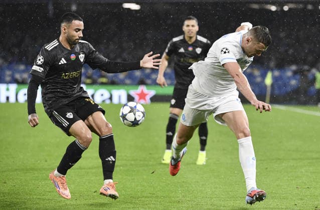 Napoli v Qarabag - UEFA Champions League NAPOLI, ITALY - NOVEMBER 25: Matheus Silva (L), of Qarabag, and Alessandro Buongiorno (R), of Napoli, fight for the ball during the League phase UEFA Champions League football match between Napoli and Qarabag at the Diego Armando Maradona stadium in Naples, Italy, on November 25, 2025. Isabella Bonotto Anadolu Napoli Italy. Editorial use only. Please get in touch for any other usage.  Copyright: x2025xAnadoluxIsabellaxBonottox