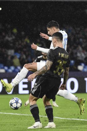 Napoli v Qarabag - UEFA Champions League NAPOLI, ITALY - NOVEMBER 25: Mathias Olivera (L), of Napoli, is challenged by Pedro Bicalho (R), of Qarabag, during the League phase UEFA Champions League football match between Napoli and Qarabag at the Diego Armando Maradona stadium in Naples, Italy, on November 25, 2025. Isabella Bonotto Anadolu Napoli Italy. Editorial use only. Please get in touch for any other usage.  Copyright: x2025xAnadoluxIsabellaxBonottox
