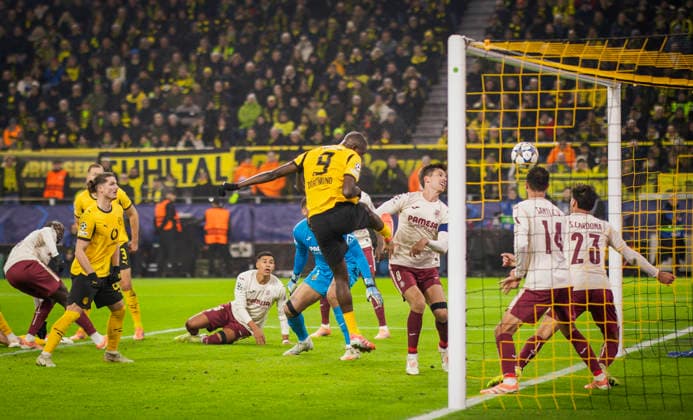Dortmund, Germany 25th Nov 2025 Serhou Guirassy BVB scores the goal to 1 0 Borussia Dortmund FC Villarreal 25 11 2025