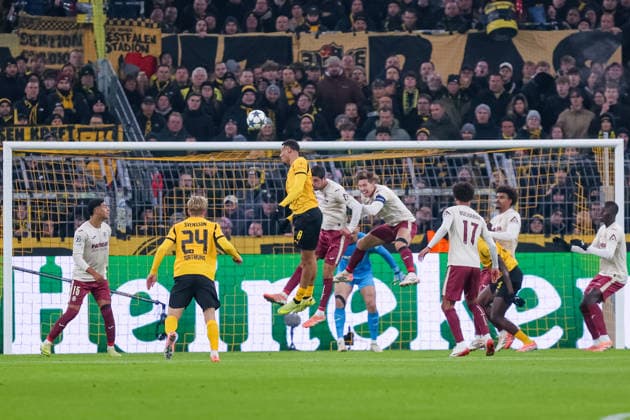 Felix Nmecha Borussia Dortmund at header GER, Borussia Dortmund vs FC Villarreal, Football, Champions League, Matchday 5, Season 2025 2026, 25 11 2025 DFL REGULATIONS PROHIBIT ANY USE OF PHOTOGRAPHS AS IMAGE SEQUENCES AND OR QUASI VIDEO GER, Borussia Dortmund vs FC Villarreal, Football, Champions League, Matchday 5, Season 2025 2026, 25 11 2025 Dortmund Copyright: xEibner-Pressefoto FrankxZeisingx EP_FZG