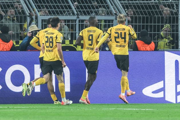 Sport, Football, UEFA Champions League Season 2025 2026 League Phase 5 Matchday Borussia Dortmund FC Villarreal 25 11 2025, SIGNAL IDUNA PARK Goal celebration d after the 1 0 goal by Serhou Guirassy Borussia Dortmund, 9 , the players are happy Dortmund SIGNAL IDUNA PARK North Rhine-Westphalia Germany