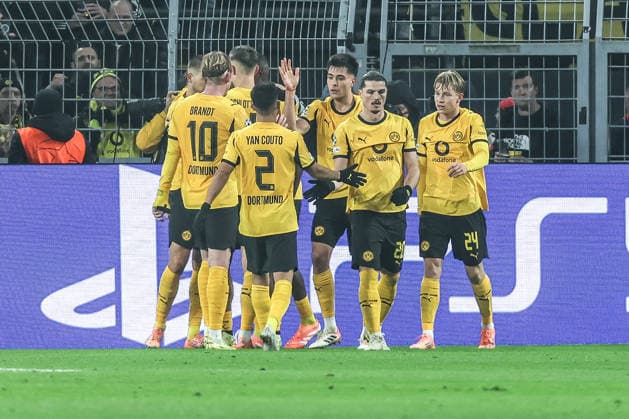 Sport, Football, UEFA Champions League Season 2025 2026 League Phase 5 Matchday Borussia Dortmund FC Villarreal 25 11 2025, SIGNAL IDUNA PARK Goal celebration d after the 1 0 goal by Serhou Guirassy Borussia Dortmund, 9 , the players are happy Dortmund SIGNAL IDUNA PARK North Rhine-Westphalia Germany