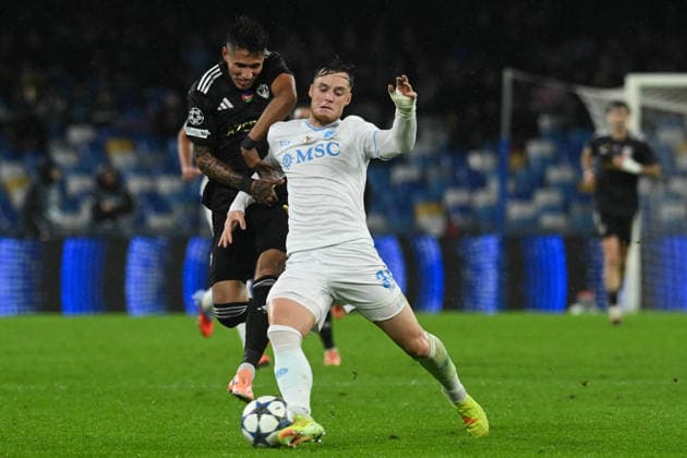CALCIO - UEFA Champions League - SSC Napoli vs Qarabag FK Camilo Duran of Qarabag competes for the ball with Sam Beukema of SSC Napoli during the Uefa Champions League match between SSC Napoli vs Qarabag at Diego Armndo Maradona Stadium Naples Italy  Copyright: xIPAxSport ABACAx