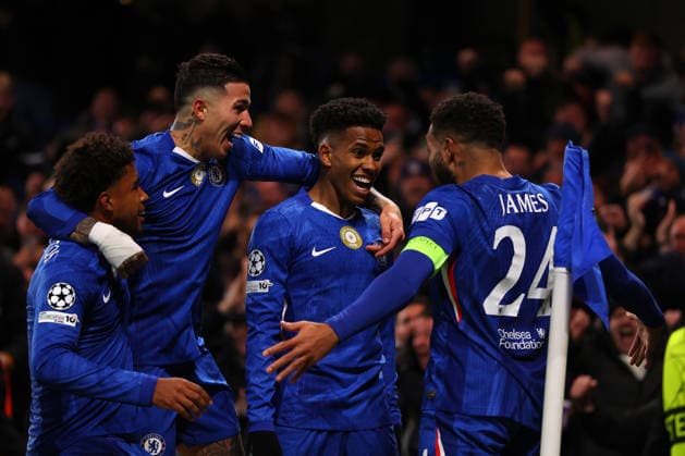 25th November 2025; Stamford Bridge, Chelsea, London, England: UEFA Champions League Football, Chelsea versus Barcelona; Estevao of Chelsea celebrates after scoring his sides 2nd goal in the 55th to make it 2-0 with Reece James, Enzo Fernandez and Wesley Fofana of Chelsea.  JohnxPatrickxFletcher