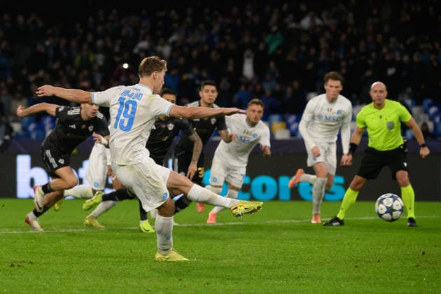 Rasmus Hojlund of SSC Napoli misses a penalty during the UEFA Champions League 2025 2026 football match between SSC Napoli and Qarabag FK at Diego Armando Maradona stadium in Naples (Italy), November 25, 2025. AndreaxStaccioli