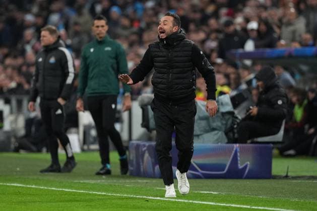 Marseille coach Roberto De Zerbi Marseille v Newcastle United, UEFA Champions League, Group Stage, Football, Orange Velodrome, Marseille, France- 25 Nov 2025Marseille Orange Vélodrome France EDITORIAL USE ONLY No use with unauthorised audio, video, data, fixture lists, club league logos or live services. Online in-match use limited to 120 images, no video emulation. No use in betting, games or single club league player publications.  Copyright: xDavexWinter Shutterstockx 15918266cl