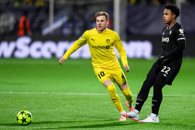 251125 Jens Petter Hauge of Bodo Glimt and Weston McKennie of Juventus during the UEFA Champions League football match between Bodo Glimt and Juventus on November 25, 2025 in Bodo Photo Marius Simensen BILDBYRAN COP 238 MM0049 bbeng football fotball soccer uefa champions league mesterligaen bodo glimt juventus  Copyright: MARIUSxSIMENSEN BB251125ZV007