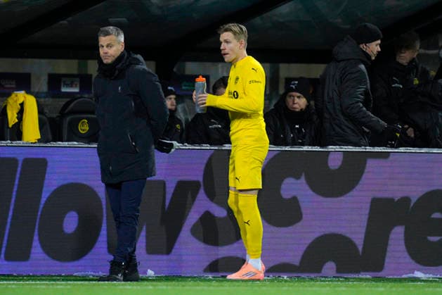 Champions League 2025 2026 Bodo Glimt Juventus Bodo 20251125 Bodo Glimt s coach Kjetil Knutsen and Jens Petter Hauge in the Champions League football match between Bodo Glimt and Juventus at Aspmyra Stadium Photo Stian Lysberg Solum NTB Bodo Norway EDITORIAL USE ONLY RESTRICTED USE FOR BETTING COMPANIES  Copyright: xStianxLysbergxSolumx xNTBx
