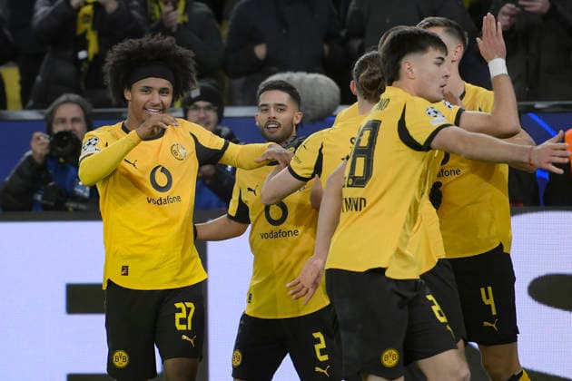 Karim Adeyemi Dortmund 27 celebrates with the team after scoring the 3-0 goal 25 11 2025 Soccer, Champions League, Borussia Dortmund vs Villarreal Club de Fotbol, Signal Iduna Park, Dortmund, Copyright: xpepphotox xHorstxMauelshagenx pep00321, pep_20251125_hm_209902
