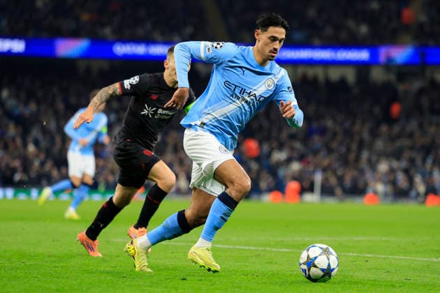 Manchester City v Bayer Leverkusen Champions League 25 11 2025. Tijjani Reijnders (4) of Manchester City runs with the ball during the Champions League match between Manchester City and Bayer Leverkusen at the Etihad Stadium, Manchester, England on 25 November 2025. Manchester Etihad Stadium Manchester England Editorial use only , Copyright: xConorxMolloyx PSI-23265-0052