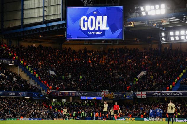 Champions League 2025 26 League Stage Chelsea v Barcelona Stamford Bridge 25.11.2025 Video Assistant Referee: Christian Dingert checks the goal of Liam Delap of Chelsea and awards it Champions League 2025 26 League Stage Chelsea v Barcelona Stamford Bridge 25.11.2025 Photograph By Marc Aspland The Times  Copyright: xMarcxAsplandx NINTCHDBPICT001041058674