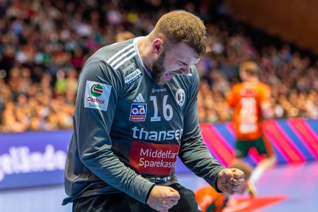 Sander Drange Heieren Fredericia Handboldklub, Nr 16 L R , TSV Hannover Burgdorf orange against Fredericia Handboldklub white 5 Matchday of Group Matches EHF European League 2025 2026 25 11 2025, Swiss Life Hall Hannover, GER , Copyright: xJanxGuentherx xTSVxHannover-Burgdorfx