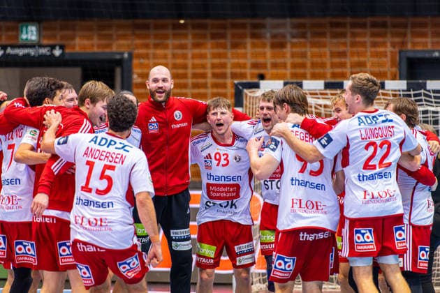 Sebastian Leth Frandsen Fredericia Handboldklub, Nr 1 Anders Kragh Martinusen Fredericia Handboldklub, Nr 93 Mads Thymann Hansen Fredericia Handboldklub, Nr 6 L R , TSV Hannover Burgdorf orange against Fredericia Handboldklub white 5 Matchday of Group Matches EHF European League 2025 2026 25 11 2025, Swiss Life Hall Hannover, GER , Copyright: xJanxGuentherx xTSVxHannover-Burgdorfx