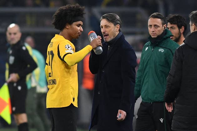 Karim Adeyemi Borussia Dortmund and coach Niko Kovac Borussia Dortmund gestures, gestures during the UEFA Champions League 2025 26, Matchday 5 League Phase match between Borussia Dortmund and FC Villarreal, BVB Stadion on November 25, 2025 in Dortmund, Germany, Germany Photo by Ralf Treese DeFodi Images Karim Adeyemi Borussia Dortmund and coach Niko Kovac Borussia Dortmund gestures during the UEFA Champions League 2025 26 League Phase MD5 match between Borussia Dortmund and Villarreal CF at BVB Stadion Dortmund on November 25, 2025 in Dortmund, Germany Photo by Ralf Treese DeFodi Images