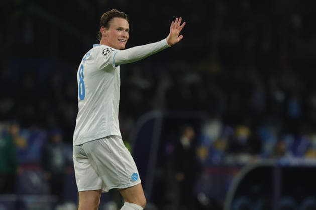 Napoli s Scott McTominay celebrates after scoring goal 2-0 during the UEFA Champions League football match between Napoli vs Qarabag - Champions League 2025 2026 - Diego Armando Maradona stadium November 25, 2025 Naples, Italy soccer  Copyright: xAlessandroxGarofalo LaPressex