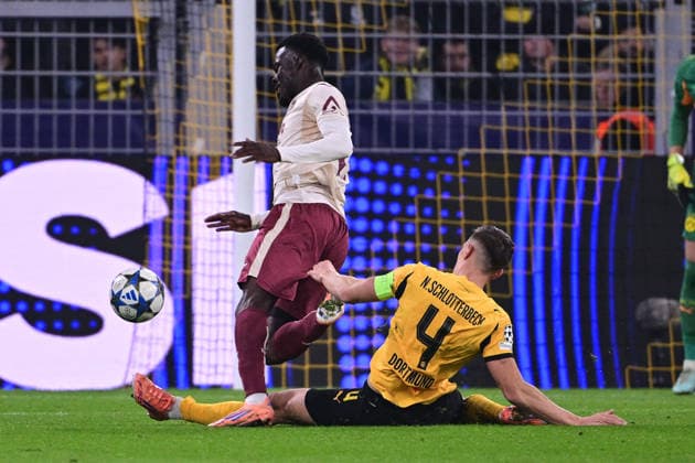 Nico Schlotterbeck 4 Borussia Dortmund , Borussia Dortmund vs FC Villarreal, Football, Champions League, Group stage, Matchday 5, 25 11 2025 Dortmund Nordrhein Westfalen Germany Copyright: xkolbert-press MarcxNiemeyerx