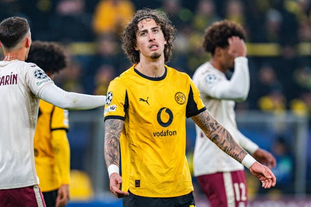 25 11 2025, Borussia Dortmund vs Villareal, UEFA Champions League, Matchday 5 Fabio Silva Borussia Dortmund, 21 misses a penalty and is disappointed sad dissatisfied Regulations prohibit any use of photographs as image sequences and or quasi video Copyright: xBahhoxKarax