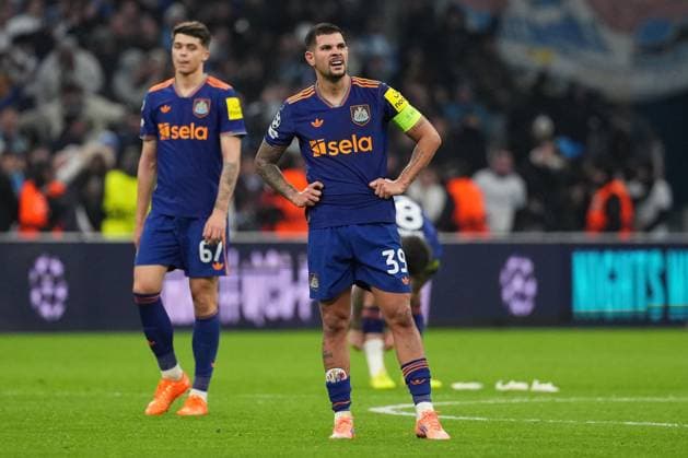 Dejection for Bruno Guimaraes of Newcastle after his team loses 2-1 Marseille v Newcastle United, UEFA Champions League, Group Stage, Football, Orange Velodrome, Marseille, France- 25 Nov 2025Marseille Orange Vélodrome France EDITORIAL USE ONLY No use with unauthorised audio, video, data, fixture lists, club league logos or live services. Online in-match use limited to 120 images, no video emulation. No use in betting, games or single club league player publications.  Copyright: xDavexWinter Shutterstockx 15918266dv
