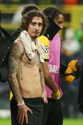 Dortmund, Signal Iduna Park, 26 11 25, GER, UEFA Champions League, Season 2025 2026, Borussia Dortmund FC Villarreal , Fabio Silva Borussia Dortmund guckt DFB DFL REGULATIONS PROHIBIT ANY USE OF PHOTOGRAPHS AS IMAGE SEQUENCES AND OR QUASI VIDEO Copyright: JoachimxBywaletz xJB-Sportfoto