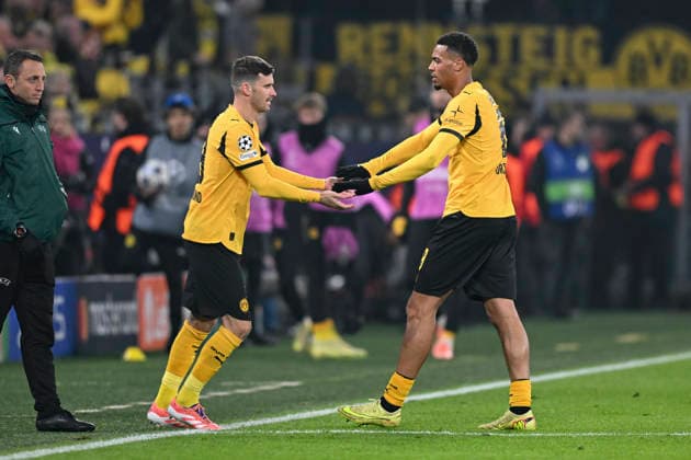 Substitution Felix Nmecha Dortmund 8 and Substitution Pascal Gross Gross Dortmund 13 25 11 2025 Soccer, Champions League, Borussia Dortmund vs Villarreal Club de Fotbol, Signal Iduna Park, Dortmund, Copyright: xpepphotox xHorstxMauelshagenx pep00321, pep_20251125_hm_209939