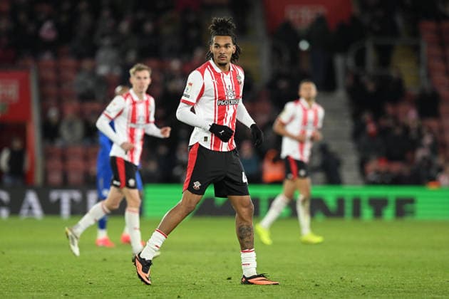Southampton v Leicester City EFL Sky Bet Championship 25 11 2025. Damion Downs (42) of Southampton during the EFL Sky Bet Championship match between Southampton and Leicester City at the St Mary s Stadium, Southampton, England on 25 November 2025. Southampton St Mary s Stadium Hampshire England Editorial use only DataCo restrictions apply See www.football-dataco.com , Copyright: xGrahamxHuntx PSI-23269-0226