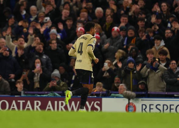 25th November 2025; Stamford Bridge, Chelsea, London, England: UEFA Champions League Football, Chelsea versus Barcelona; Ronald Araujo of Barcelona walks back to the dugout after being sent off  JohnxPatrickxFletcher