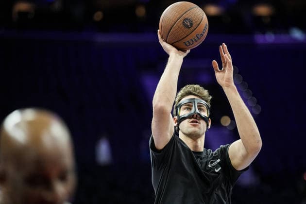 Philadelphia 76ers v Orlando Magic PHILADELPHIA, UNITED STATES - NOVEMBER 25: Franz Wagner of Orlando Magic warms up ahead of the 2025-26 Emirates NBA, Basketball Herren, USA Cup game between the Orlando Magic and Philadelphia 76ers at Xfinity Mobile Arena on November 25, 2025 in Philadelphia, United States. Wolfgang Schwan Anadolu Philadelphia United States. Editorial use only. Please get in touch for any other usage.  Copyright: x2025xAnadoluxWolfgangxSchwanx