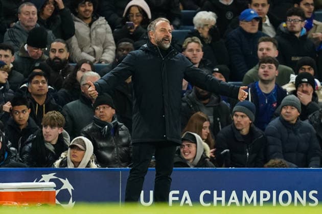 Chelsea v Barcelona, UEFA Champions League Hansi Flick, Manager of Barcelona during the Chelsea v FC Barcelona, Barca UEFA Champions League match at Stamford Bridge, London, England on 25 November 2025 Credit: Dylan Hepworth Every Second Media Editorial use only. All images are copyright Every Second Media Limited. No images may be reproduced without prior permission. Copyright: xIMAGO EveryxSecondxMediax ESM-1677-0223 DylanxHepworthx xEveryxSecondxMediax