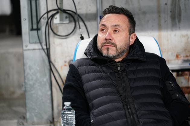 Marseille coach Roberto De Zerbi Marseille v Newcastle United, UEFA Champions League, Group Stage, Football, Orange Velodrome, Marseille, France- 25 Nov 2025Marseille Orange Vélodrome France EDITORIAL USE ONLY No use with unauthorised audio, video, data, fixture lists, club league logos or live services. Online in-match use limited to 120 images, no video emulation. No use in betting, games or single club league player publications.  Copyright: xDavexWinter Shutterstockx 15918266lq