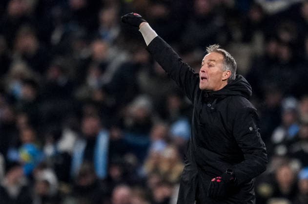 MANCHESTER, ENGLAND - NOVEMBER 25: Bayer 04 Leverkusen head coach Kasper Hjulmand gestures during the UEFA Champions League 2025 26 League Phase MD5 match between Manchester City and Bayer 04 Leverkusen at City of Manchester Stadium on November 25, 2025 in Manchester, England. (Photo by Rene Nijhuis) SPO  Copyright: xRenexNijhuis