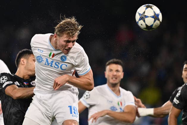 CALCIO - UEFA Champions League - SSC Napoli vs Qarabag FK Rasmus Hojlund of S.S.C. Napoli is in action during the UEFA Champions League phase day 5 football match between S.S.C. Napoli and Qarabag F.K. at the Diego Armando Maradona Stadium on November 25, 2025 in Naples, Italy. Naples Italy  Copyright: xIPAxSport ABACAx