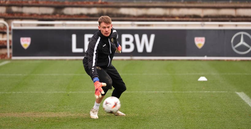 26 11 2025, Germany, Stuttgart, Bundesliga soccer, 2025 2026 season, VfB Stuttgart training, Alexander Nübel