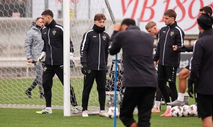 26 11 2025, Germany, Stuttgart, Bundesliga soccer, 2025 2026 season, VfB Stuttgart training, Angelo Stiller